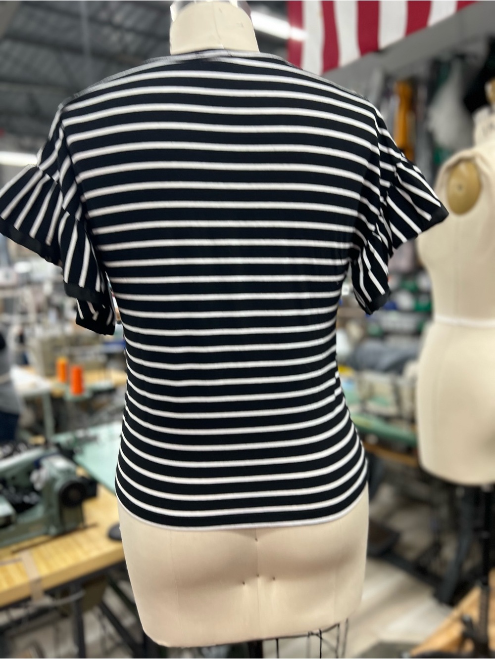 Striped Ruffle Blouse M - Picture 4 of 9